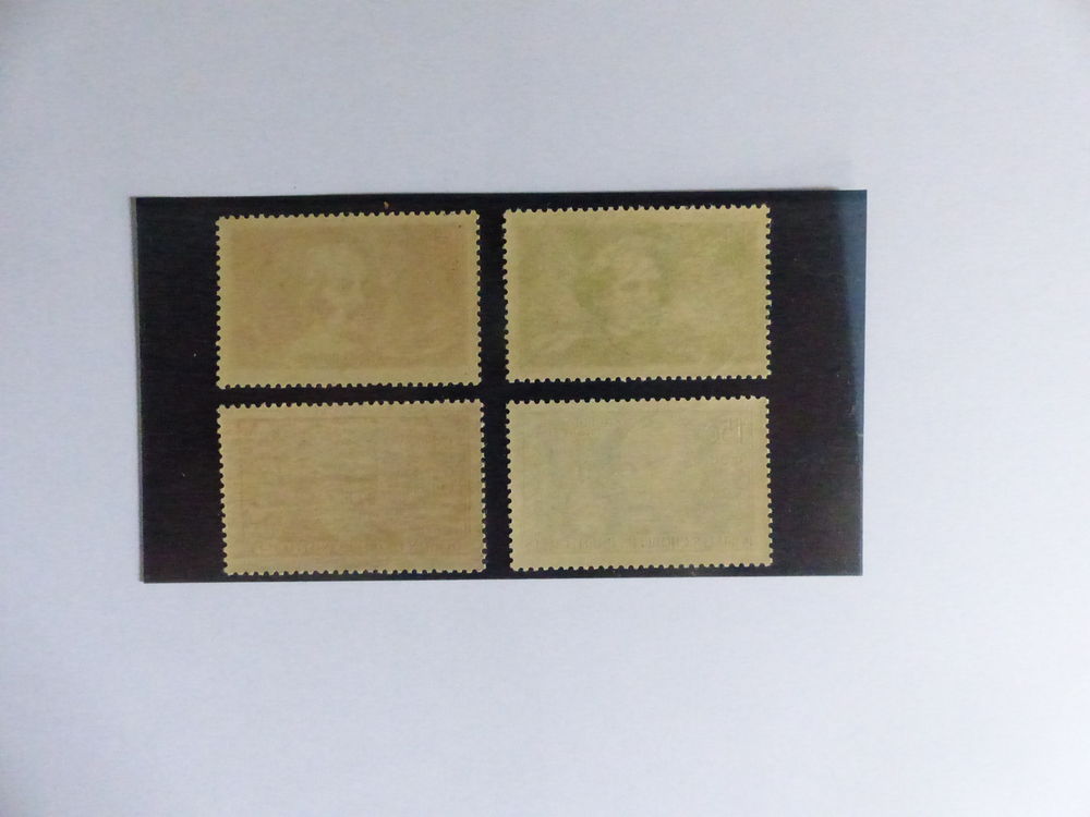 TIMBRES 330 / 333 NEUFS ** COTE 75 € 