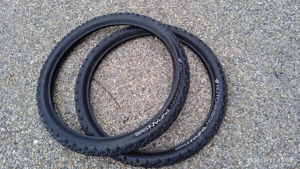 2 pneux v&eacute;los vtt bon &eacute;tat Vlos