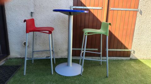 Table et tabourets mange debout Nantes (44)