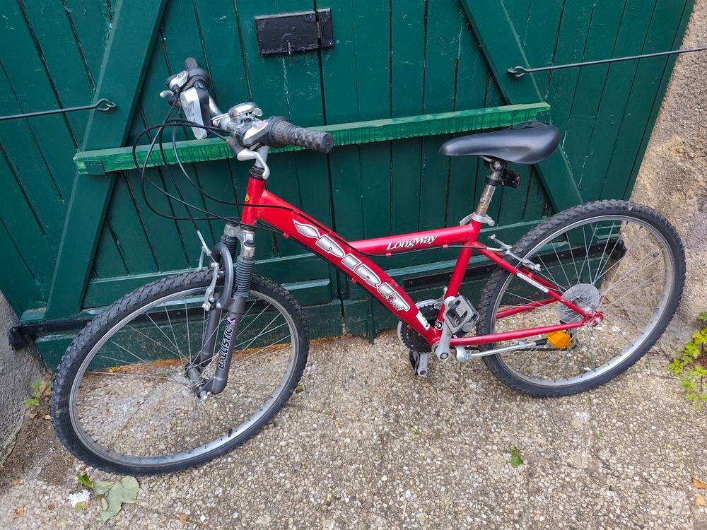 donne v&eacute;lo bon &eacute;tat a venir chercher au Blanc 36300 Vélos
