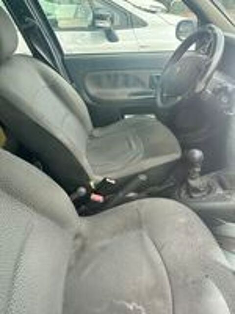 Clio II Clio 1.5 dCi 70 Campus Evolution Authentique 2007 occasion 83210 Solli&egrave;s-Pont