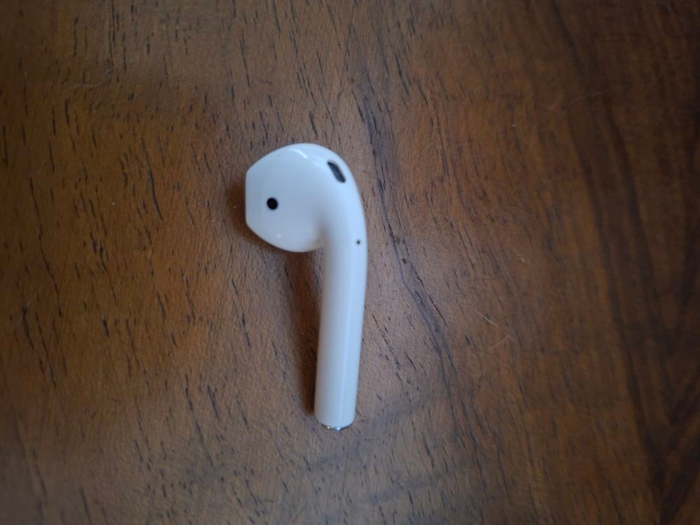 Boite Airpods 1&egrave;re g&eacute;n&eacute;ration, boitier A1602 + 1 &eacute;couteur A1 Téléphones et tablettes