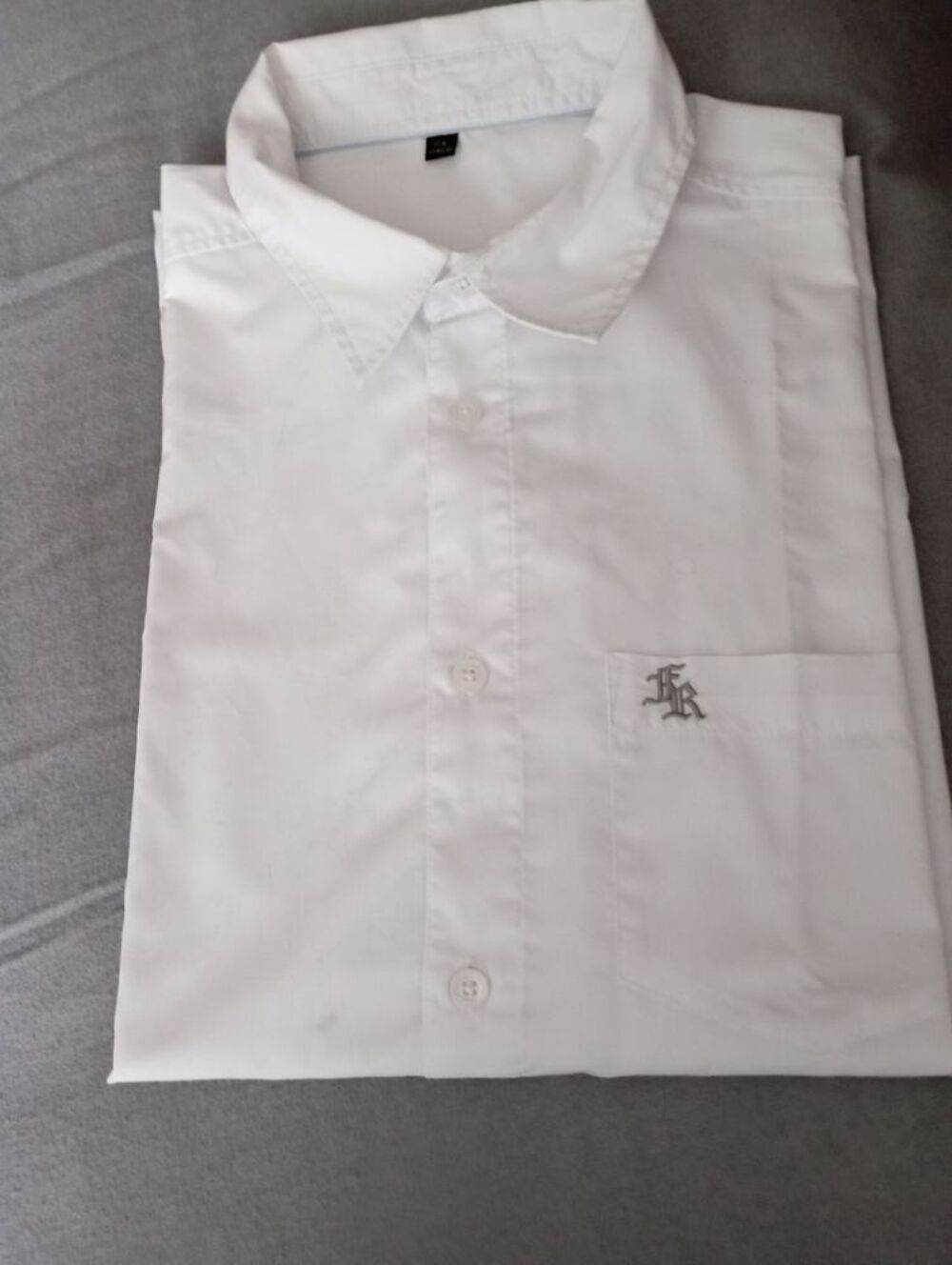 Chemise blanche taille S Vêtements