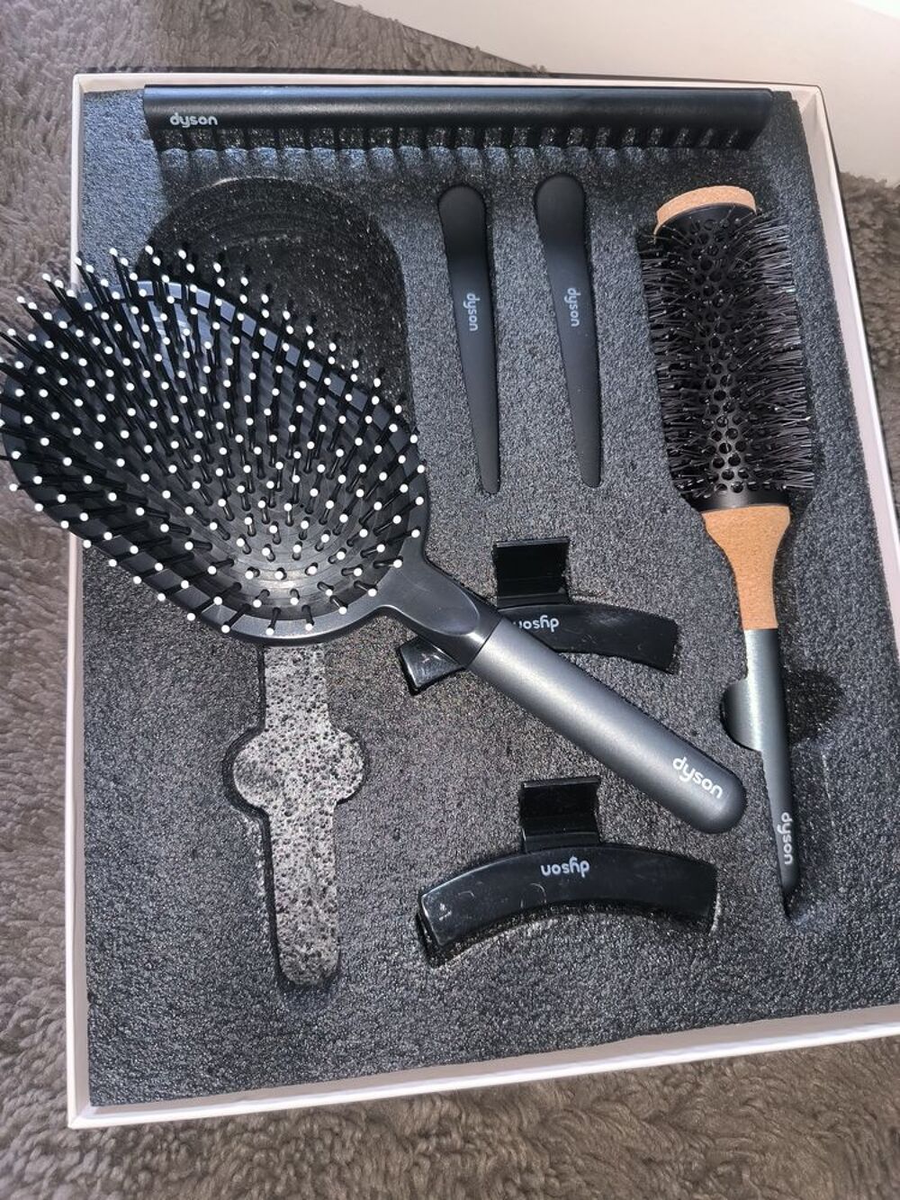 Coffret brosses et accessoires Dyson Maroquinerie