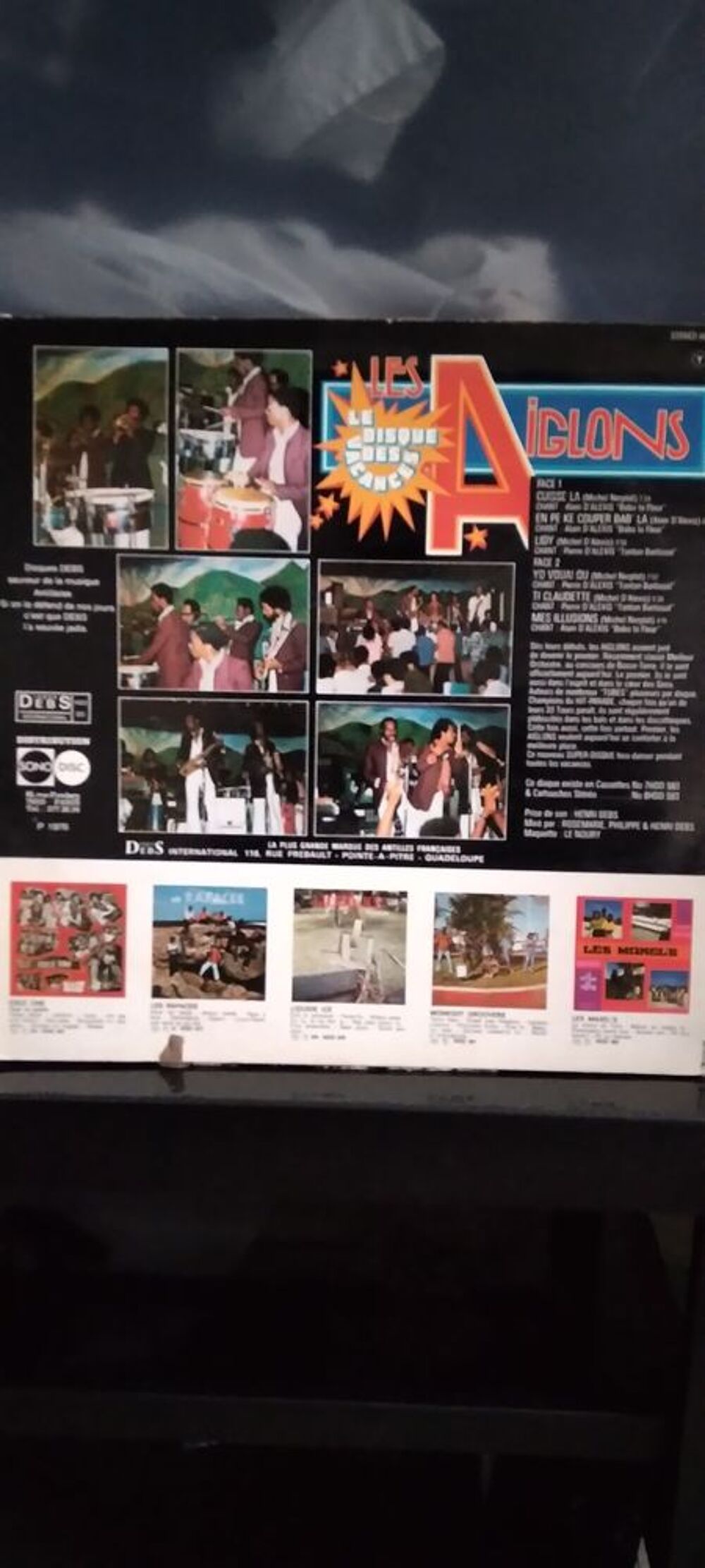 UN ALBUM DE MUSIQUE TROPICALE VINTAGE. CD et vinyles