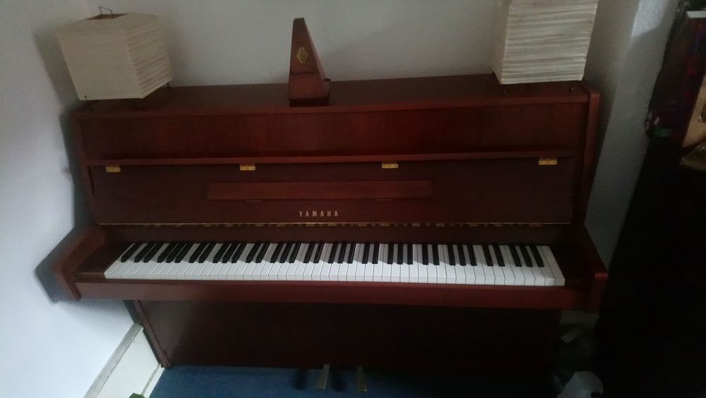 Piano droit YAMAHA Instruments de musique