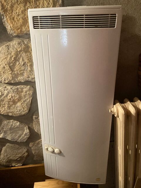 Radiateur Chauffe Serviettes en bon état avec support 0 Avignon (84)