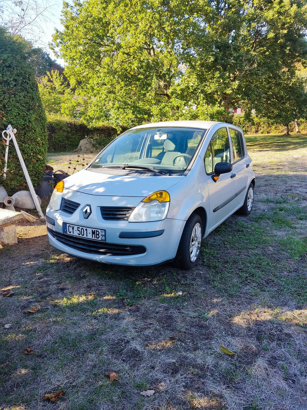 Modus 1.5 dCi 65 Pack Authentique 2004 occasion 58160 La Fermet&eacute;
