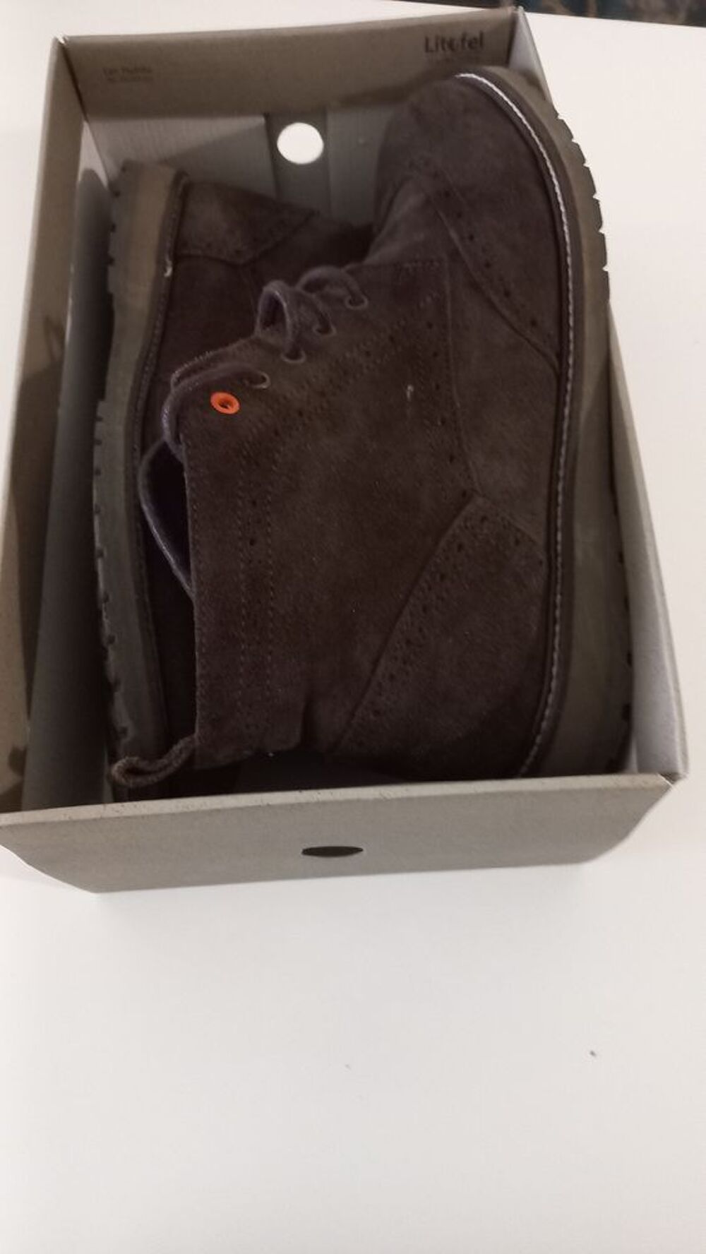 Chaussures &agrave; lacets en cuir nubuck Marron
Marque Chevignon 
Chaussures
