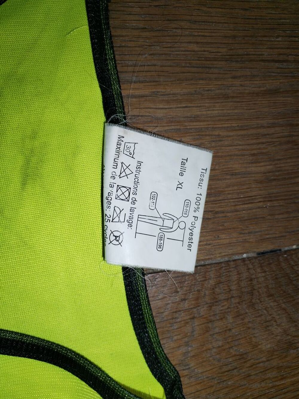 Gilet jaune "challenge pi&eacute;tons METZ" (taille XL) Vêtements