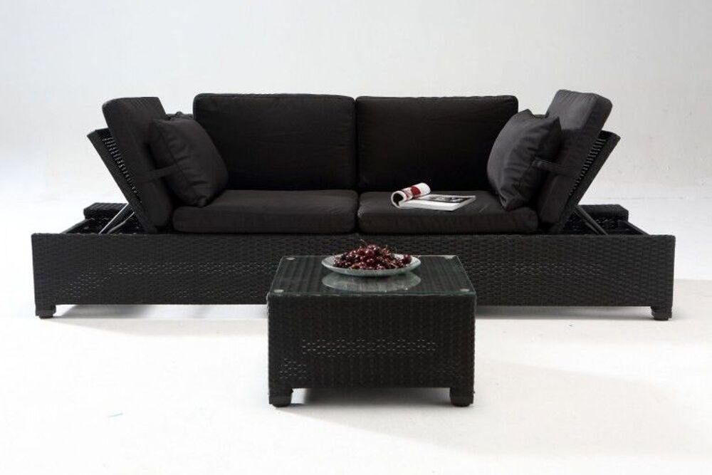 2 canap&eacute;s de marque CORFOU avec leurs tables basses Jardin