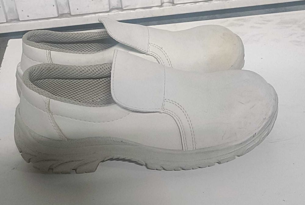 chaussures de s&eacute;curit&eacute; femme et homme blanc 38 et 40 Chaussures
