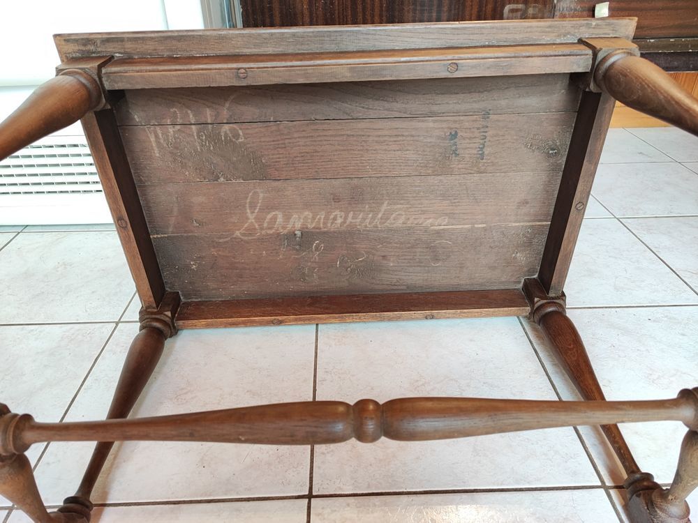 Petite table ancienne en ch&ecirc;ne cir&eacute; - 69 x 45 x 50 cm - R&eacute;nov&eacute;e Meubles