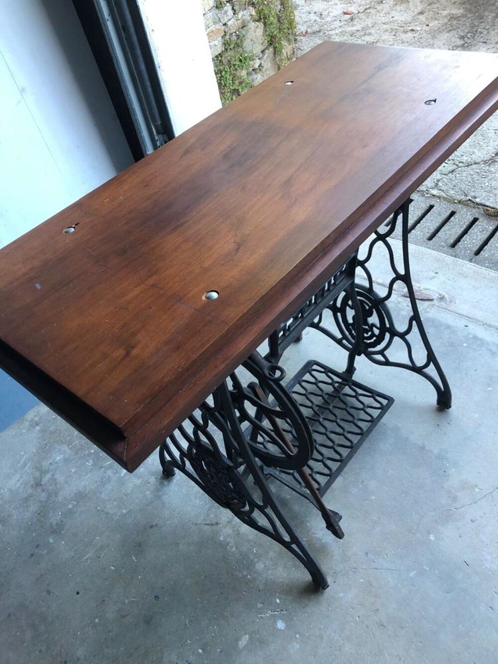 
TABLE D 'APPOINT EN PALISSANDRE FER FORGE Meubles