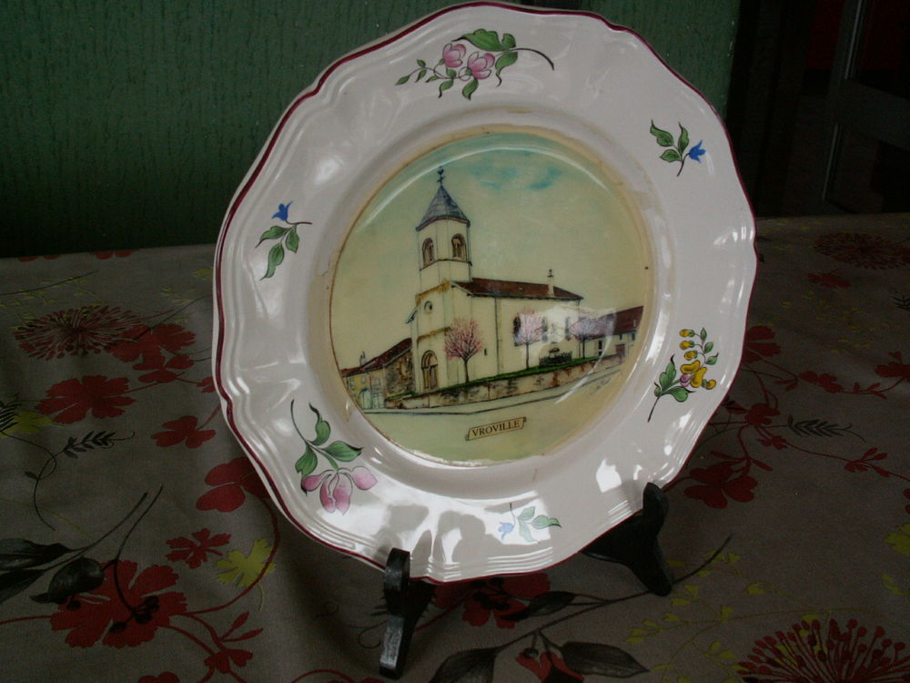 RARE assiette Lun&eacute;ville photo &eacute;glise VROVILLE
Décoration