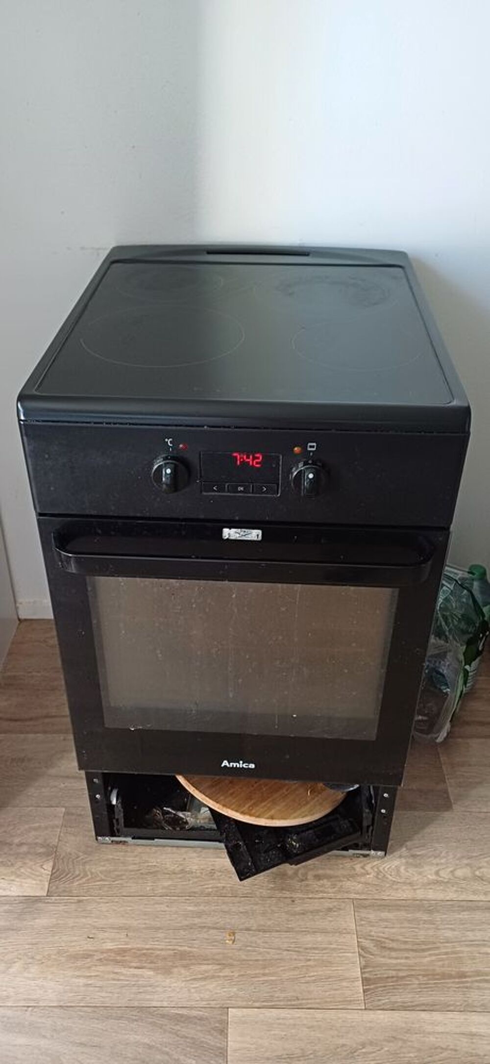 Cuisini&egrave;re &eacute;lectrique induction &eacute;tat satisfaisant Electroménager