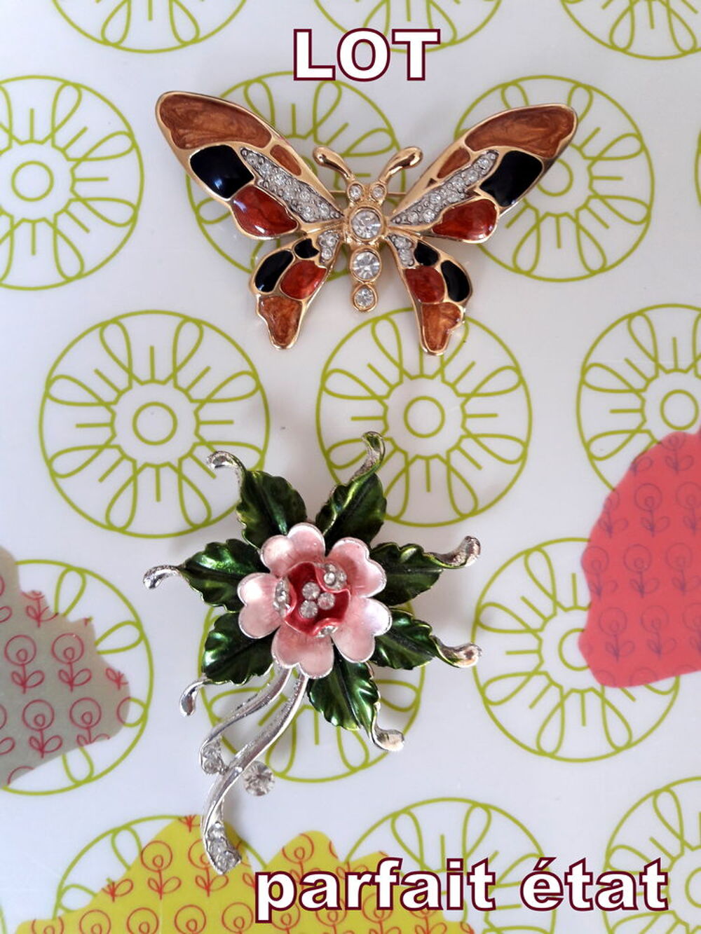 LOT BIJOUX VINTAGE * 11 pi&egrave;ces Bijoux et montres