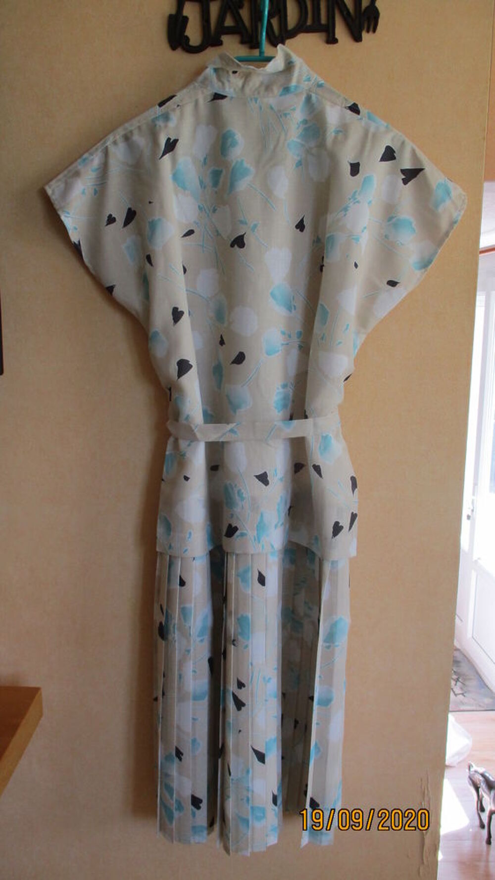 Robe neuve printani&egrave;re. Vêtements