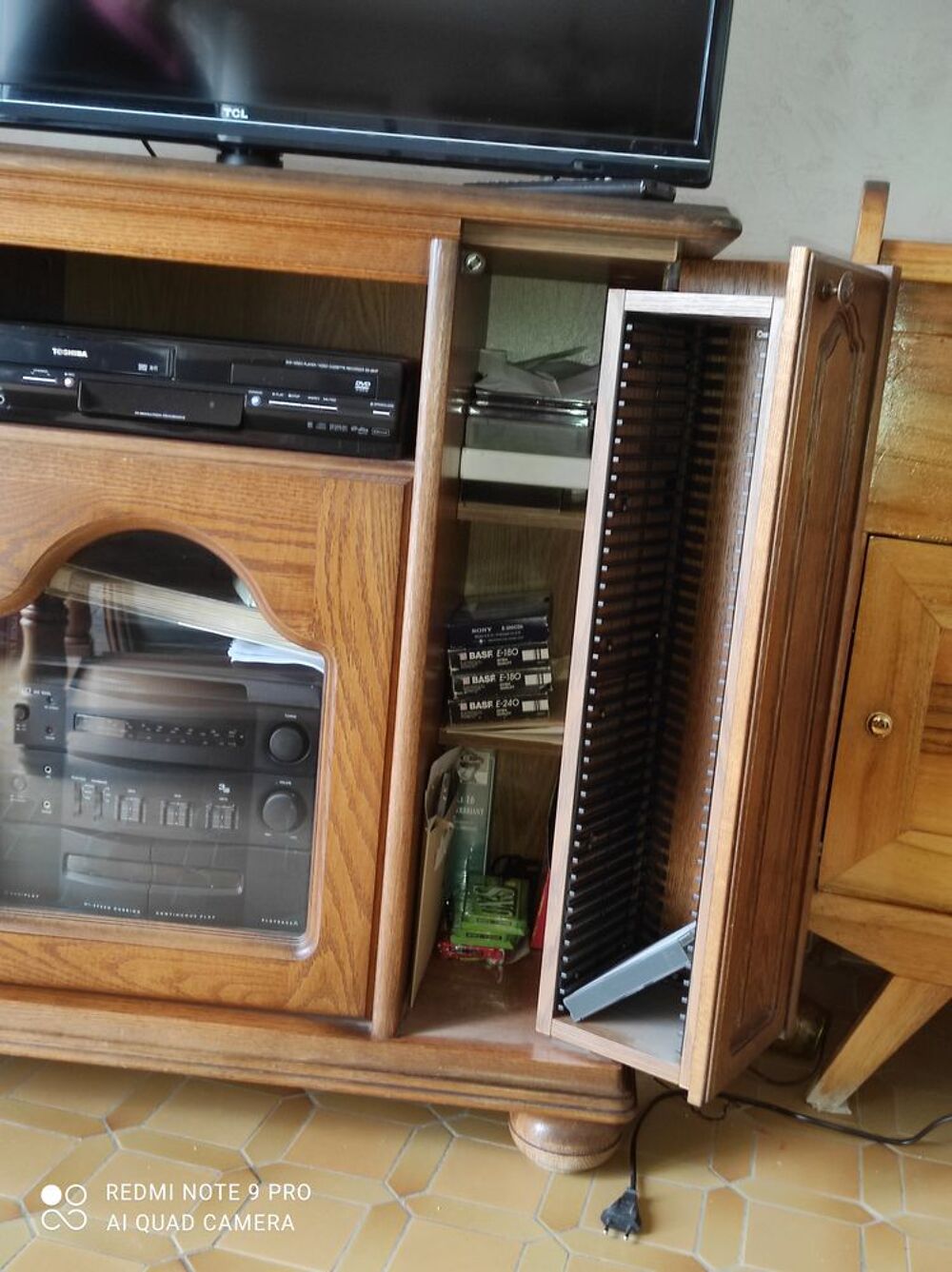 Meuble t&eacute;l&eacute; Meubles