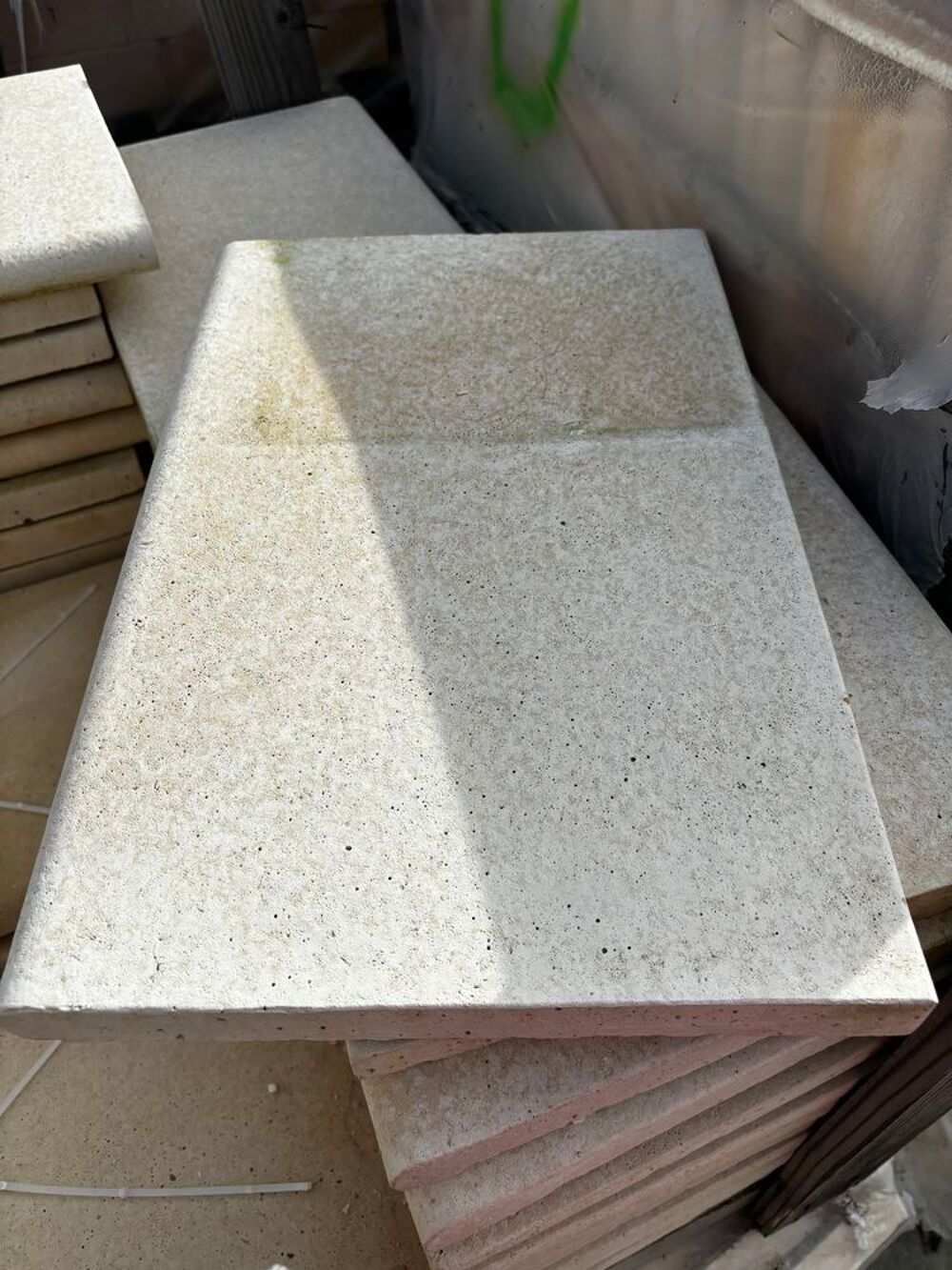 Margelle de piscine - Rectangle Couleur Craie -Collection Ivoire seulement angle Jardin