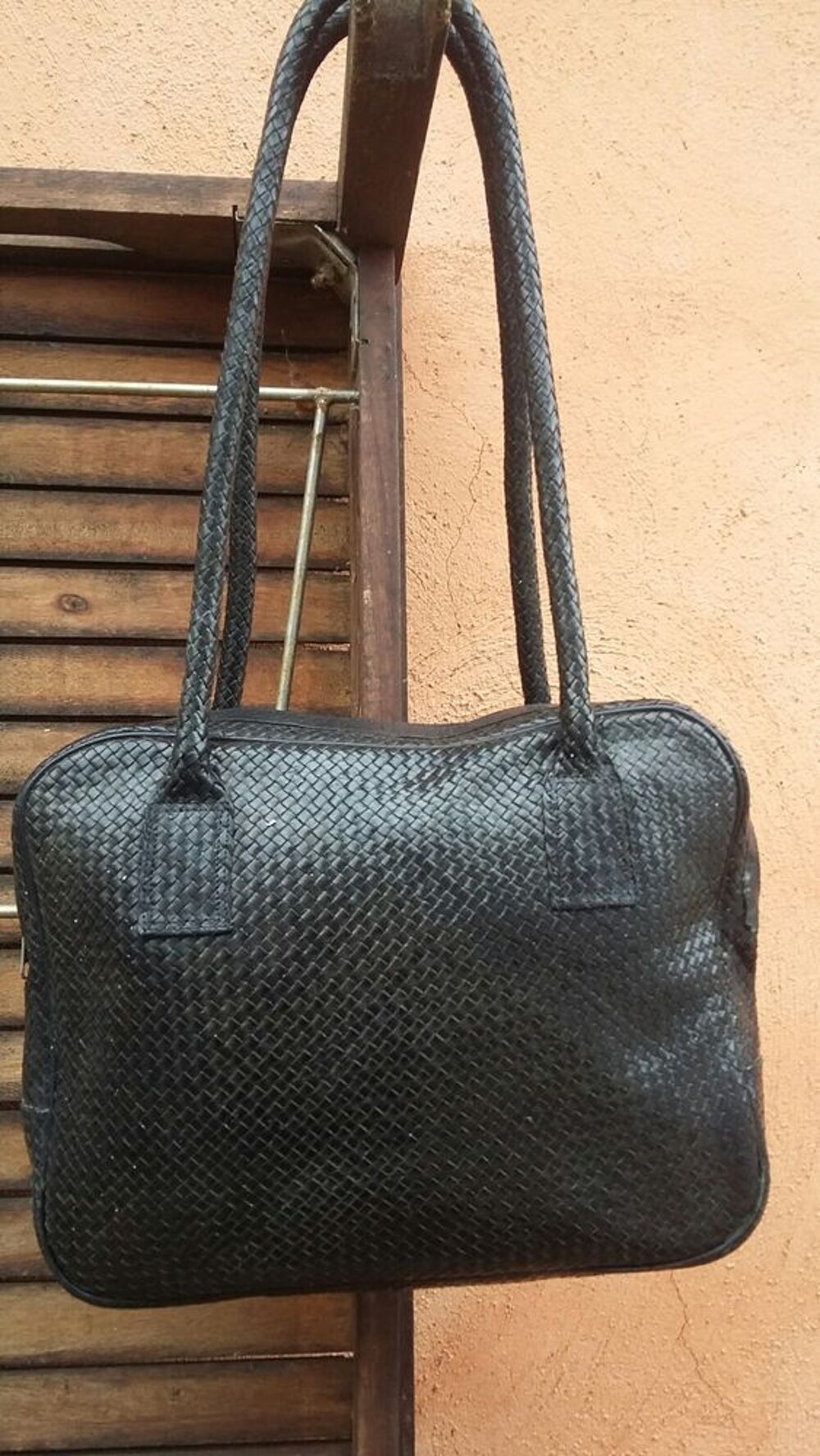 Sac &agrave; mains en cuir tress&eacute; noir Maroquinerie
