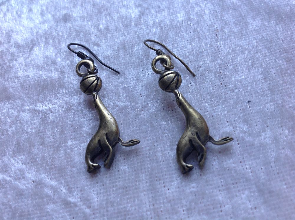BOUCLES D'OREILLES OTARIE Envoi Possible
Bijoux et montres