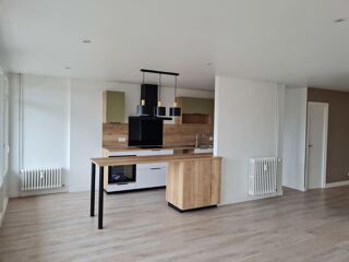  Appartement à louer 3 pièces 85 m² Chambéry