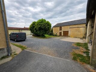  Propri�t�/ch�teau � vendre 5 pi�ces 215 m� Le puy-notre-dame