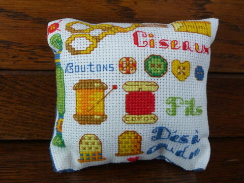 petit coussin à aiguilles (pour tricoteuse) 4 Roclincourt (62)