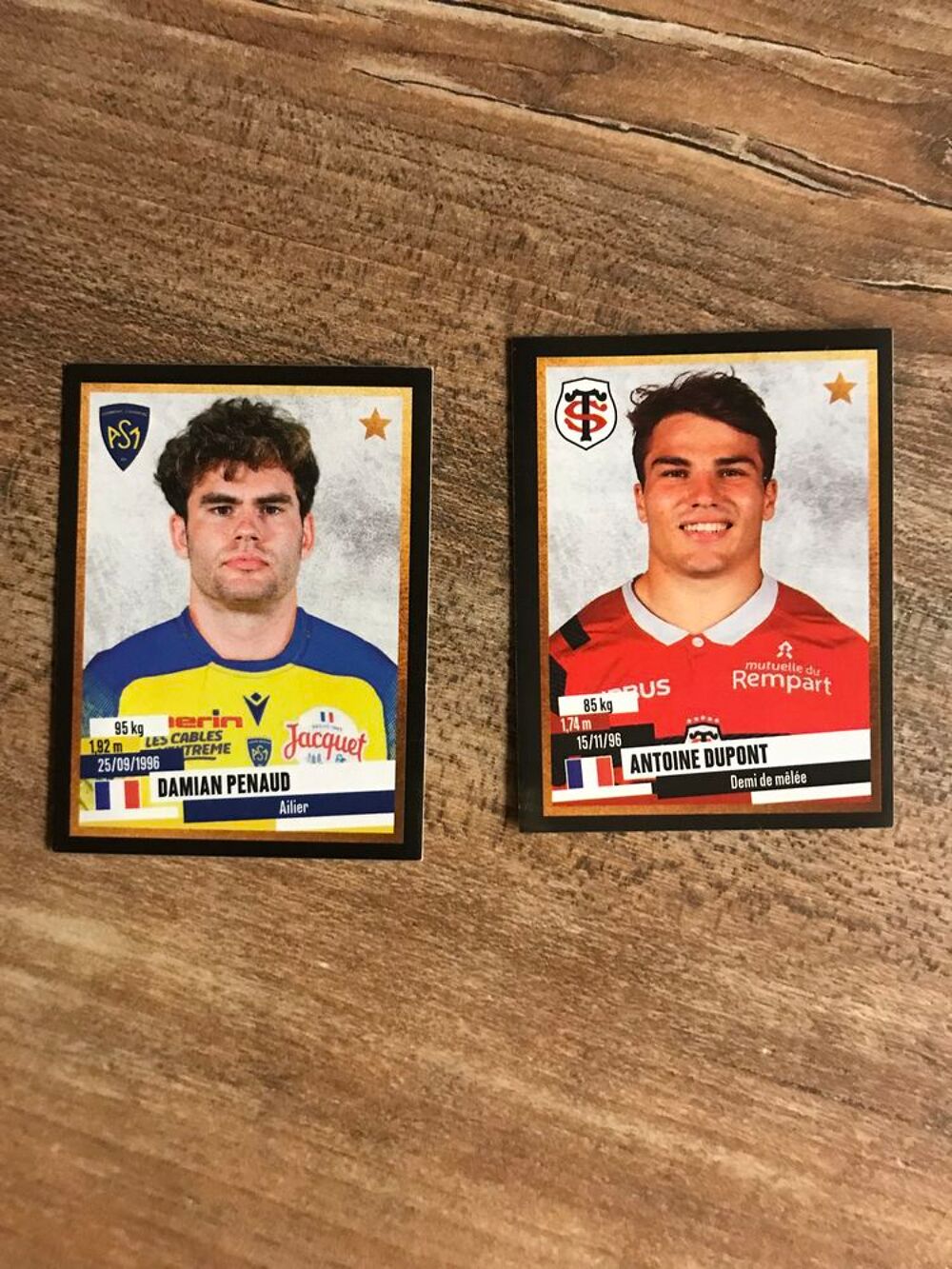 Lot de 176 stickers Panini Top 14 2022 / 2023 sans double a coller + 2 albums top 14 2022 / 2023 