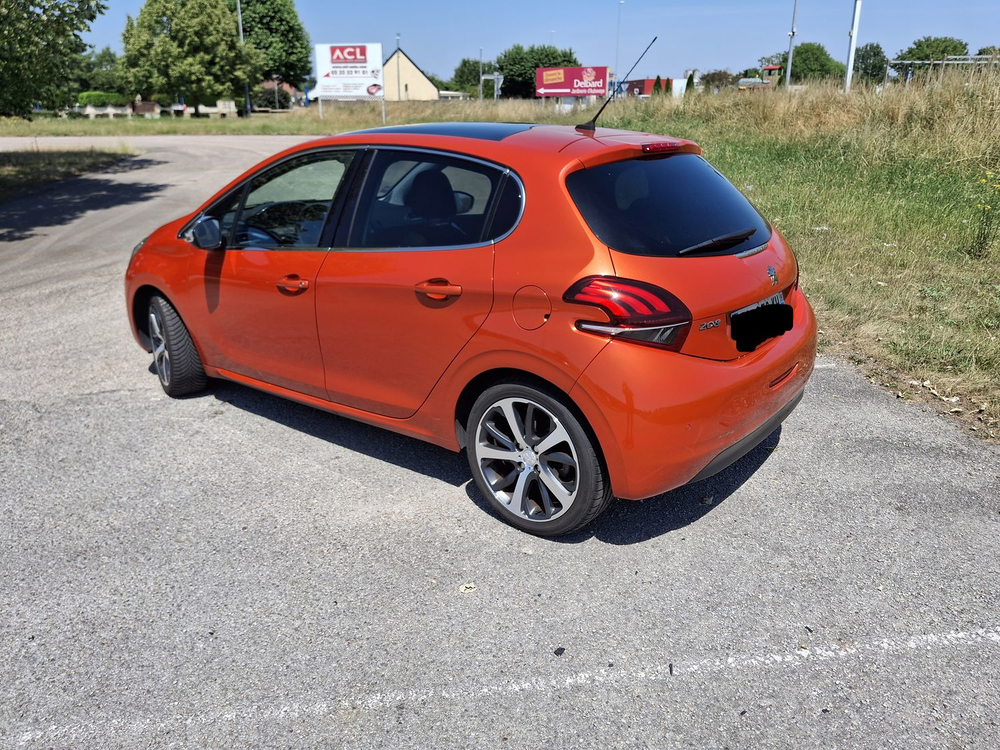 208 1.2 PureTech 110ch S&S BVM5 Allure 2016 occasion 27940 Villers-sur-le-Roule