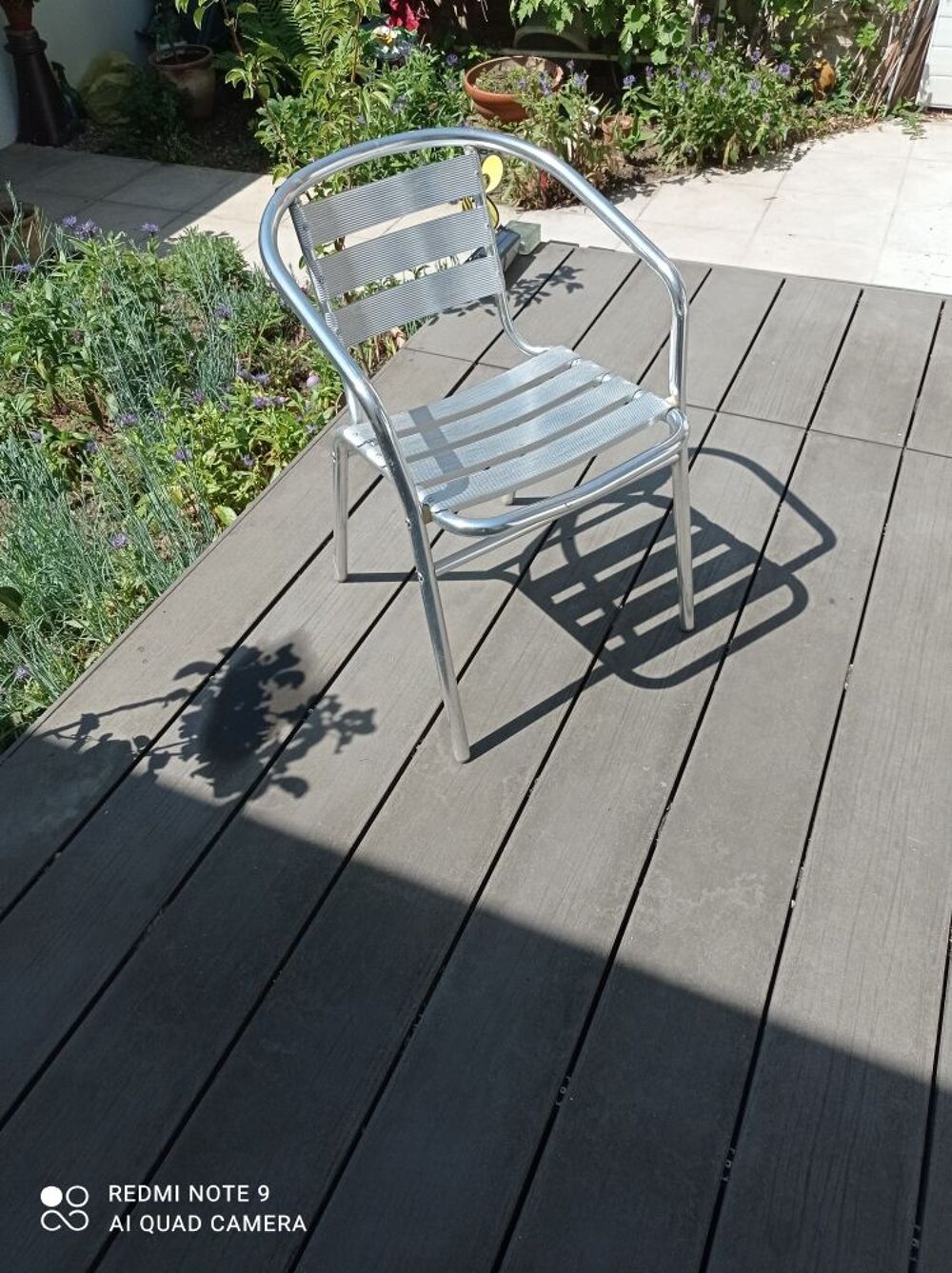 1 chaise de terrasse en alu Meubles