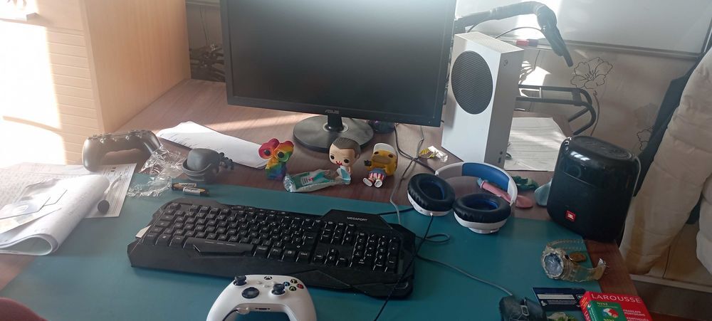Xbox s&eacute;rie s ou setup entier Consoles et jeux vidos