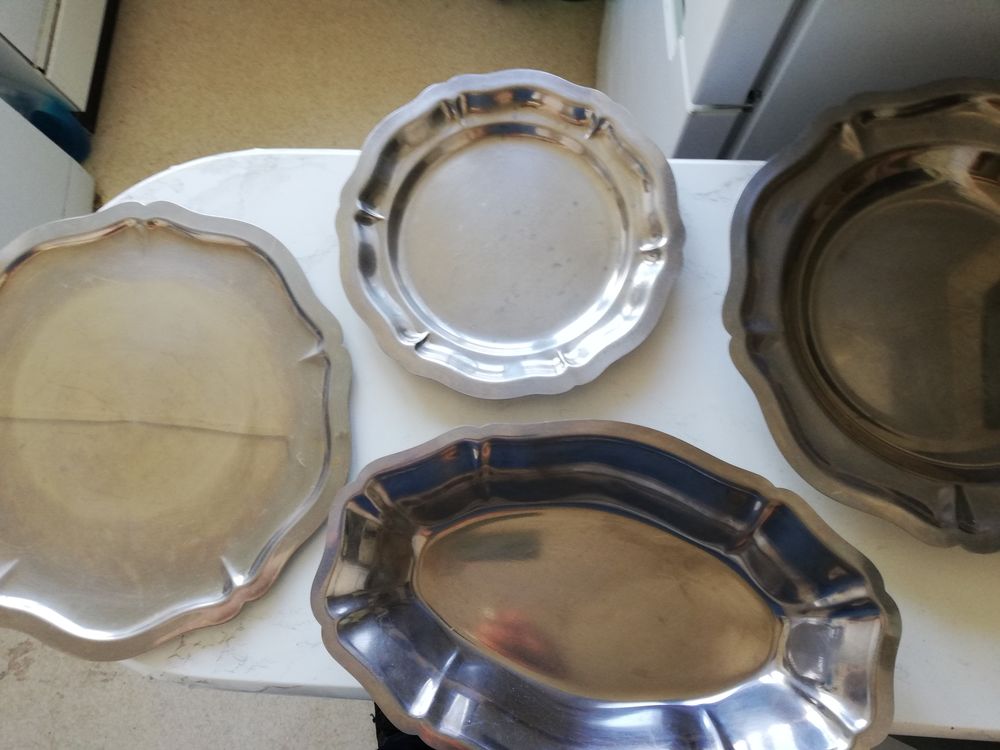 Lot de 4 plats de cuisine. Cuisine