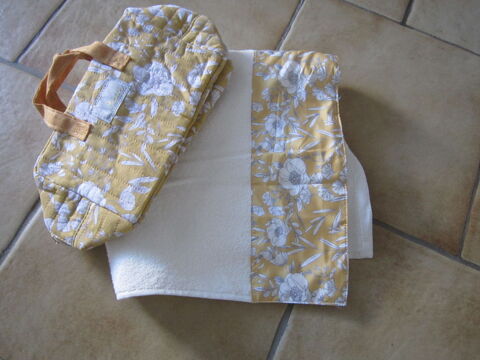 Une  serviette et sa pochette 10 Brignais (69)