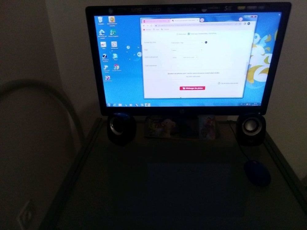 d' ordinateur HP et bureau adapt&eacute; Matériel informatique