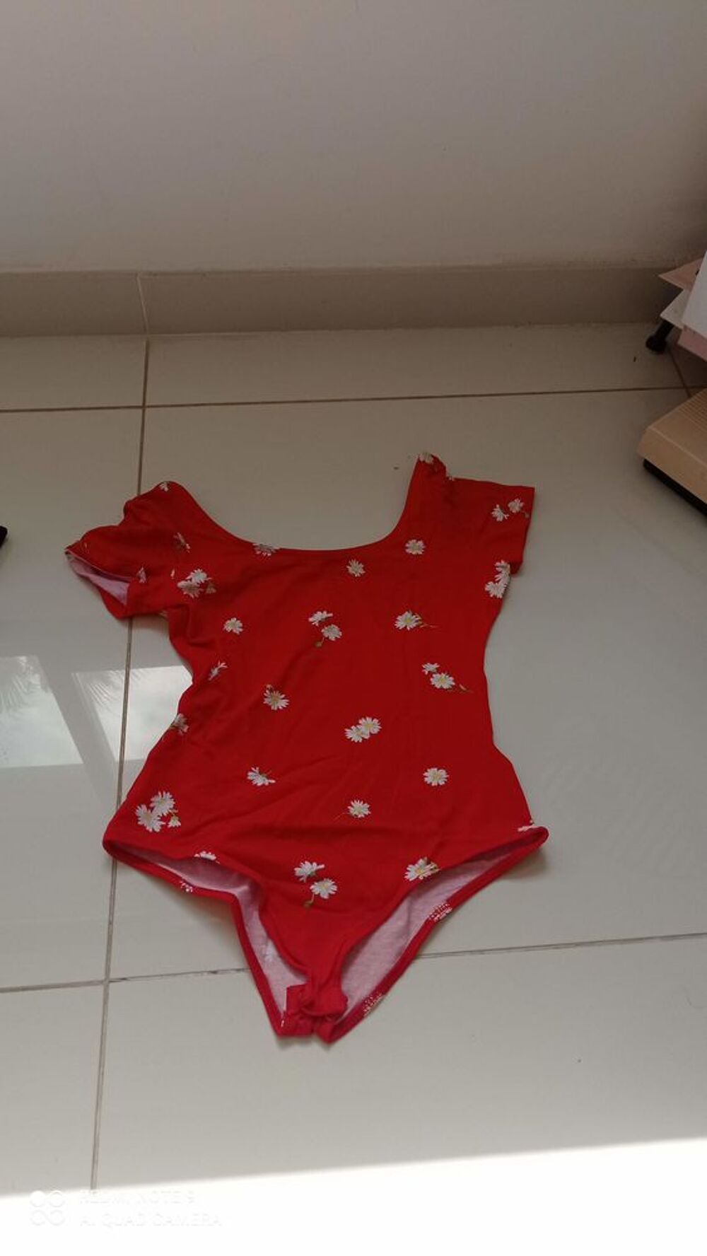 body t.36.
Multicolore Vêtements
