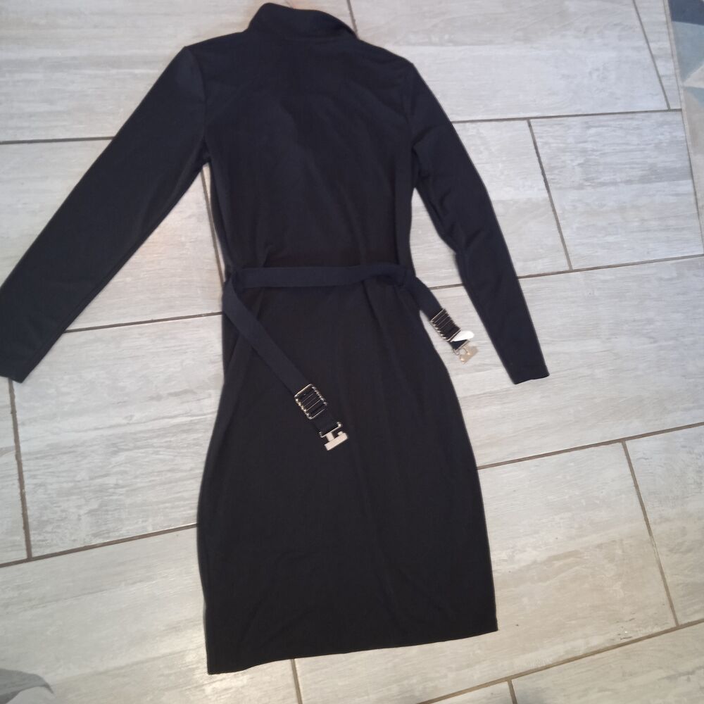 Robe noire manches longue ceinture dor&eacute;e &agrave; la taille 2 poche Vêtements