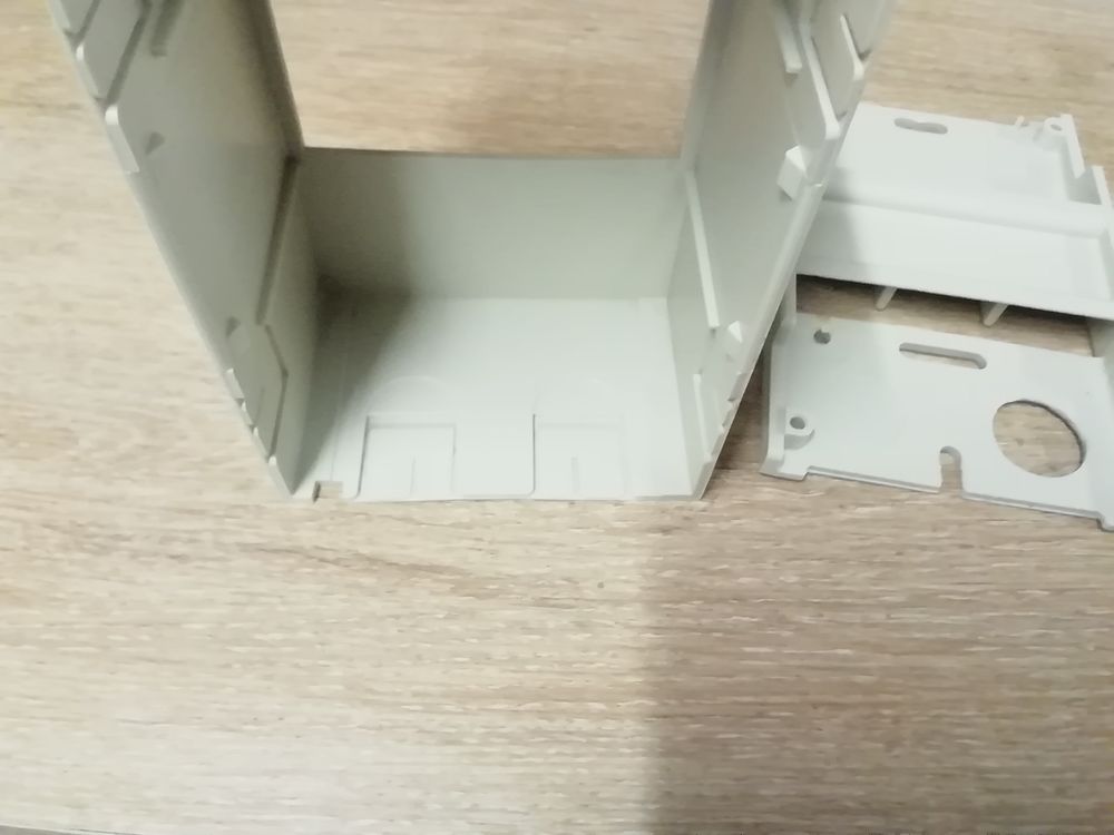  ancien coffret modulaire Legrand 4 modules. Bricolage