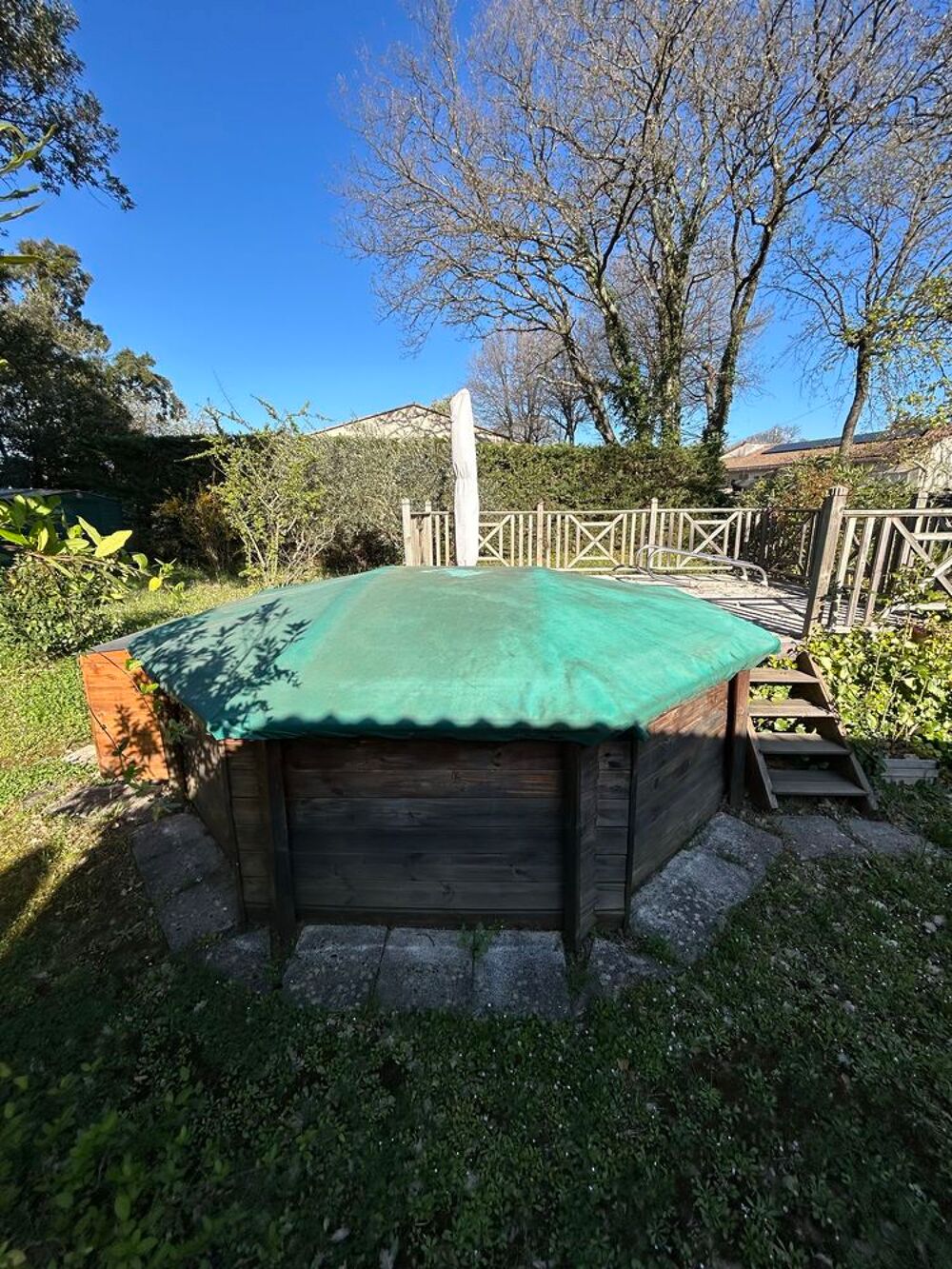 piscine en bois-hors sol avec terrasse Jardin