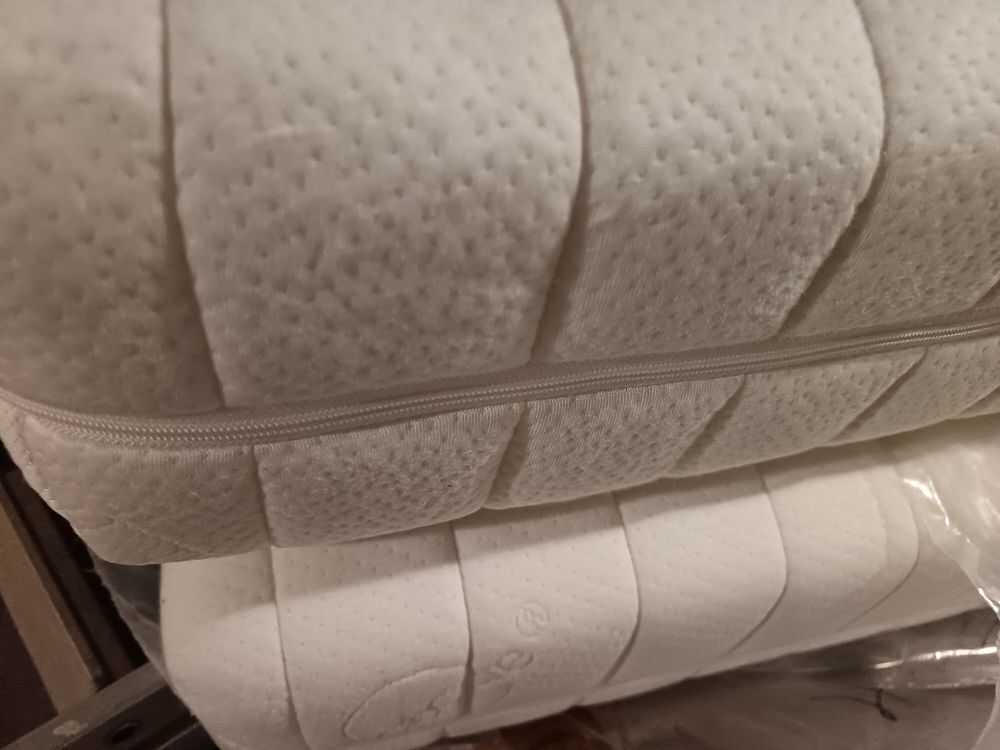 Deux matelas &eacute;tat neuf ..90 euros les deux et 50 euros Meubles