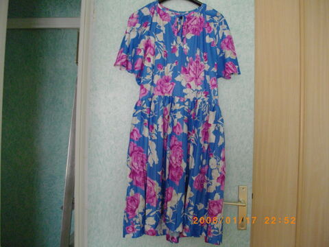 ROBE A FLEURS - TAILLE : 46  15 Perros-Guirec (22)