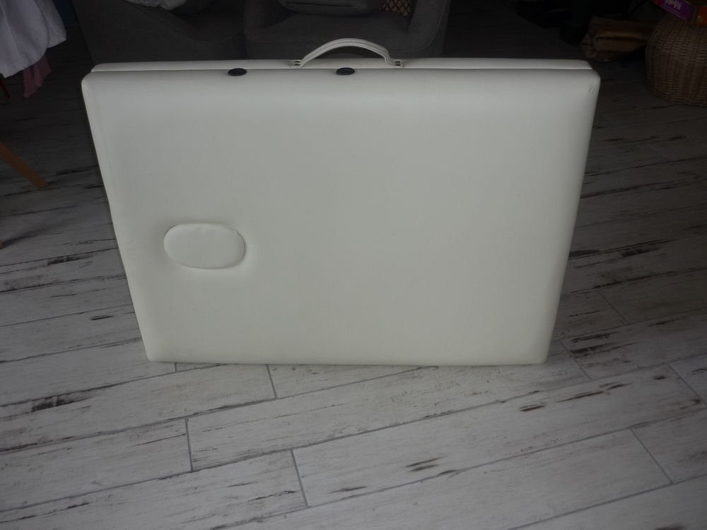 TABLE PLIANTE TRANSPORTABLE Meubles