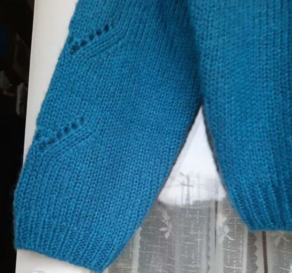 Beau gilet pull bleu canard doux T 38 - 40 - pas port&eacute; Vêtements