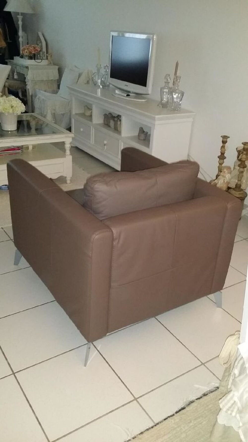 Fauteuil en cuir marron taupe design Meubles