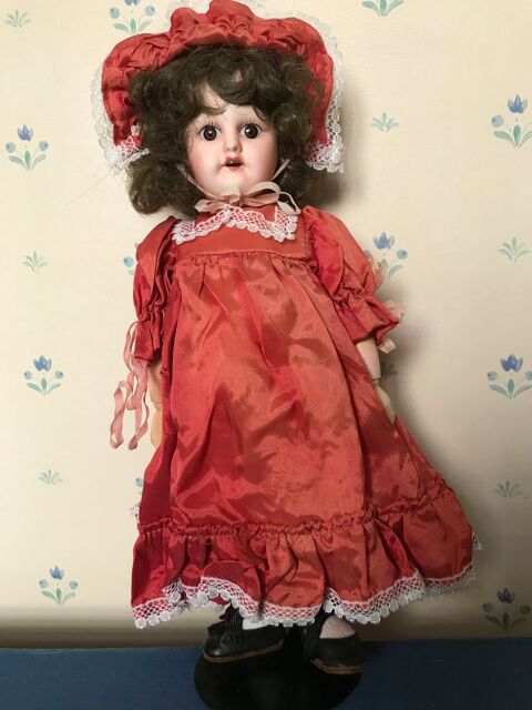 Poup�e t�te porcelaine 140 Montreuil (93)