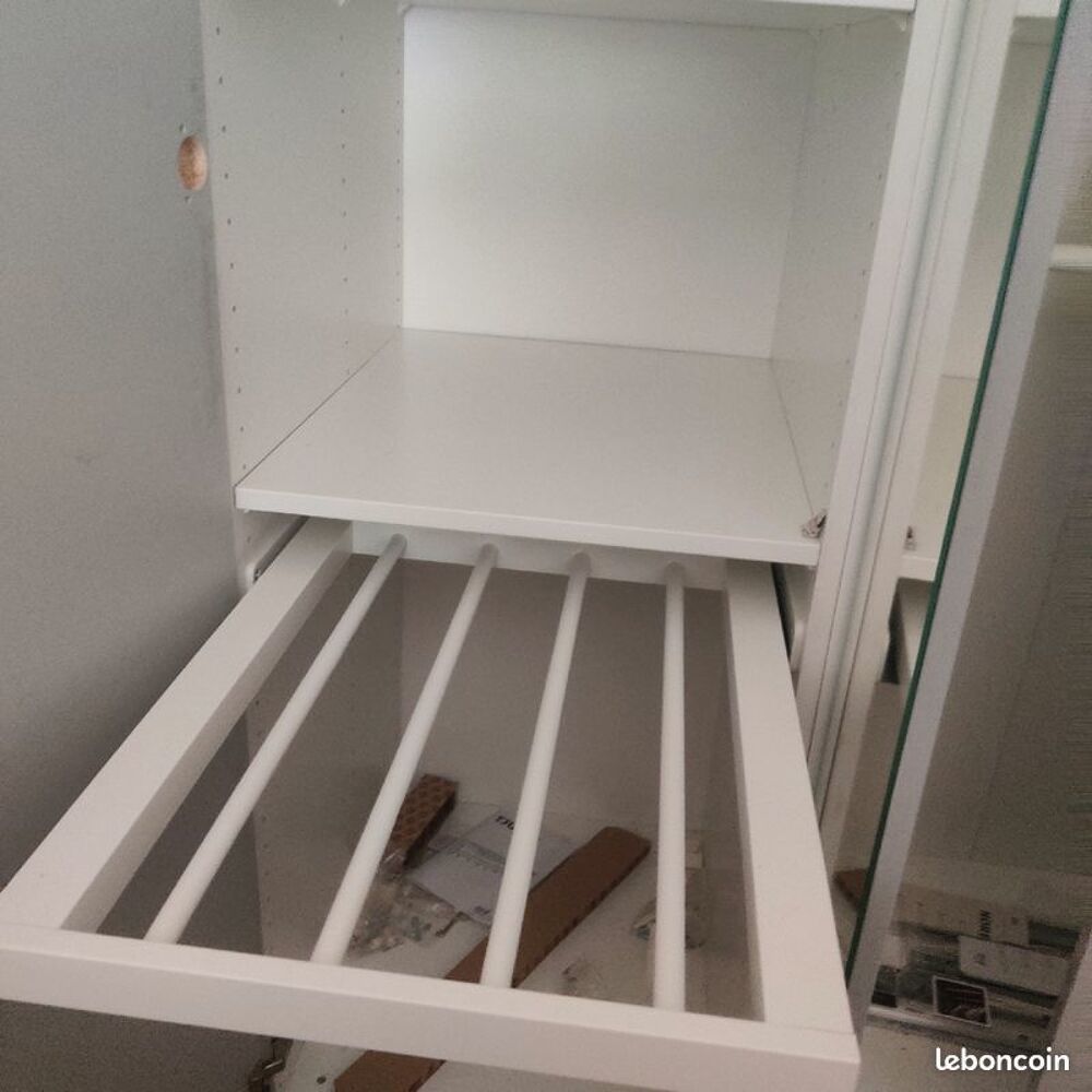 Grande armoire grise (4 portes, 3 compartiments) Meubles