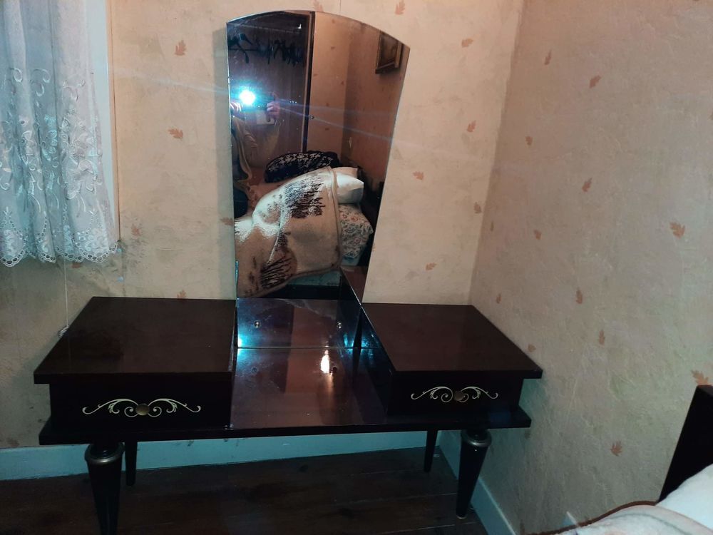 chambre &agrave; coucher vintage adulte en formica marron laqu&eacute; Meubles