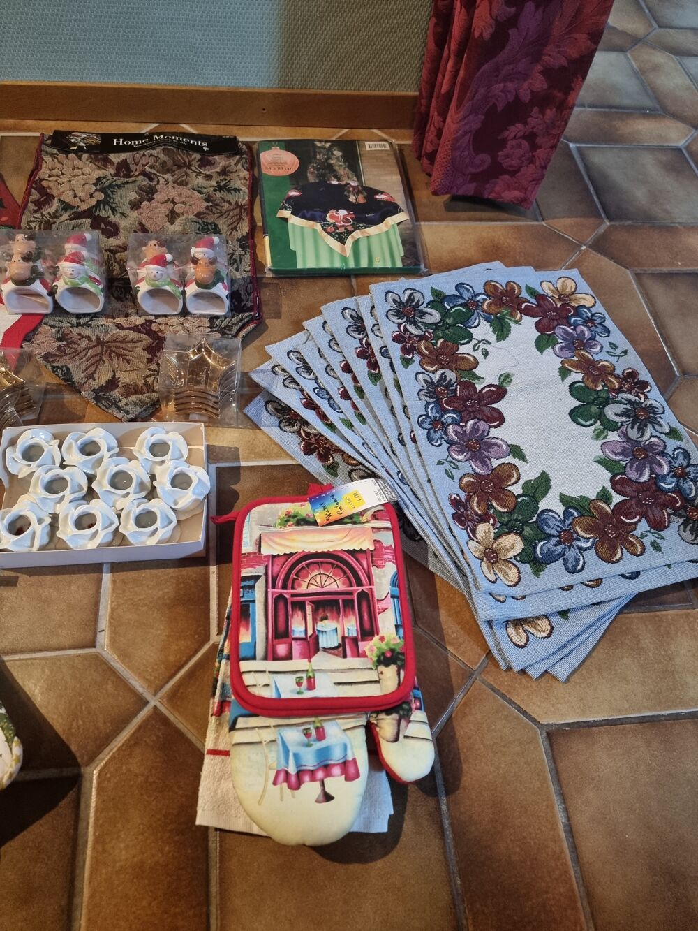 Lot de d&eacute;corations de table pour no&euml;l Décoration