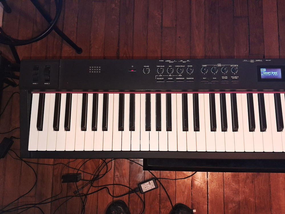 Clavier Roland RD88 avec stand pliable, pied de sc&egrave;ne, banc Instruments de musique